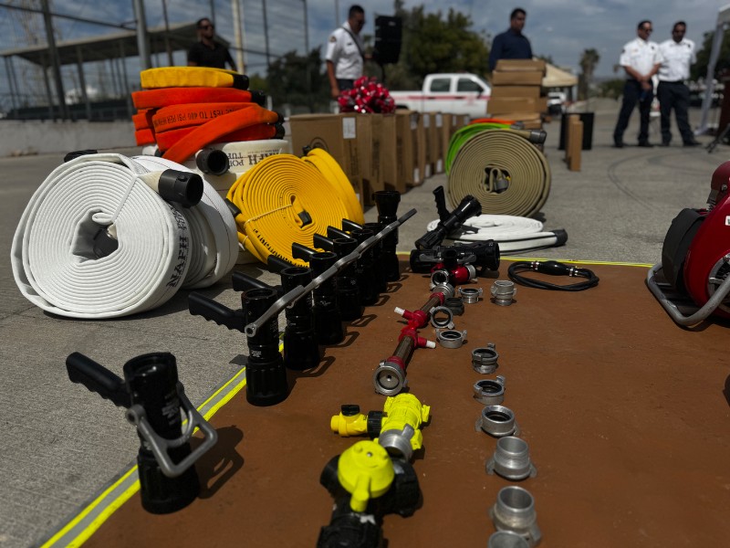 Recibe Bomberos de SJC importante donativo de equipamiento