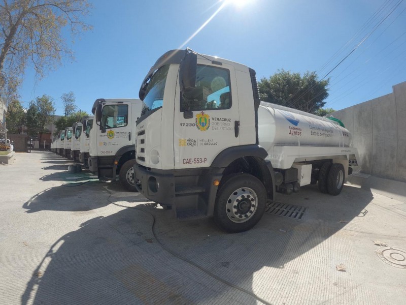 Recibe CAEV pipas de agua para enfrentar estiaje 2024