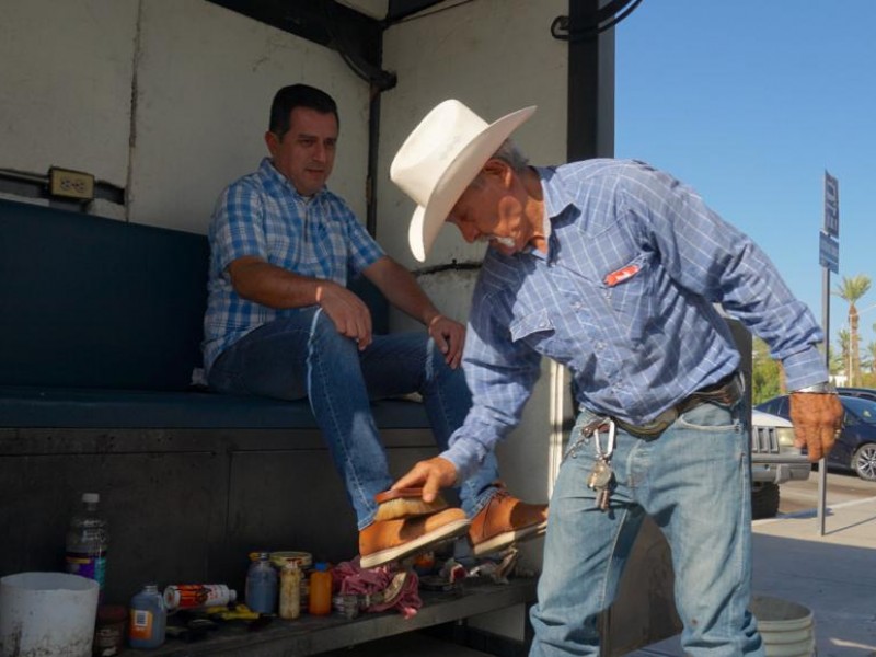 Recibe Don Leopoldo nuevo puesto de bolería