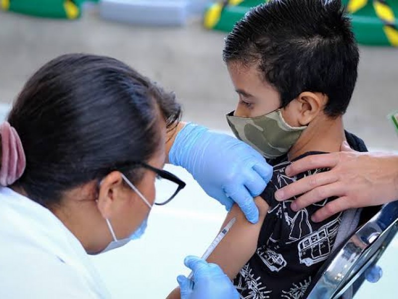 Recibe Jalisco nuevo cargamento de vacunas para niños