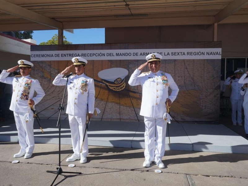 Recibe mando de la Sexta Región Naval José Daniel Reséndiz