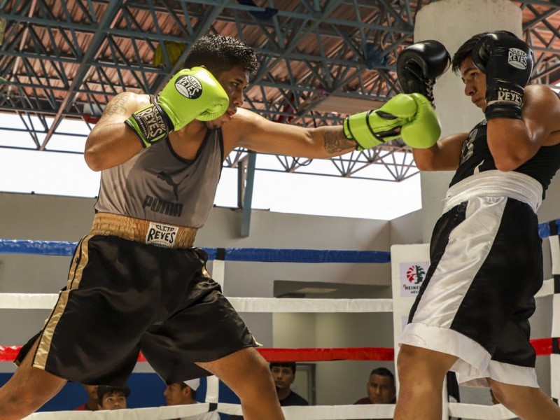 Recibe Querétaro donación de un ring de Box