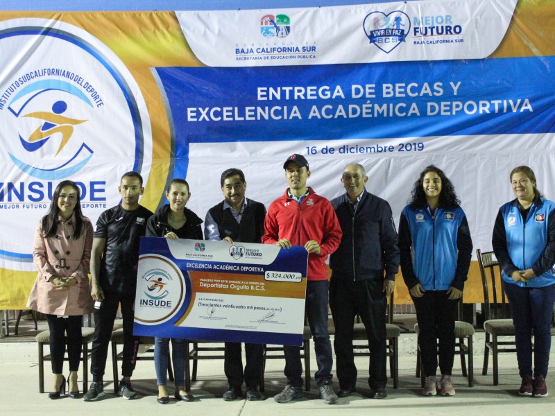 Reciben 154 atletas estímulos de excelencia académica deportiva