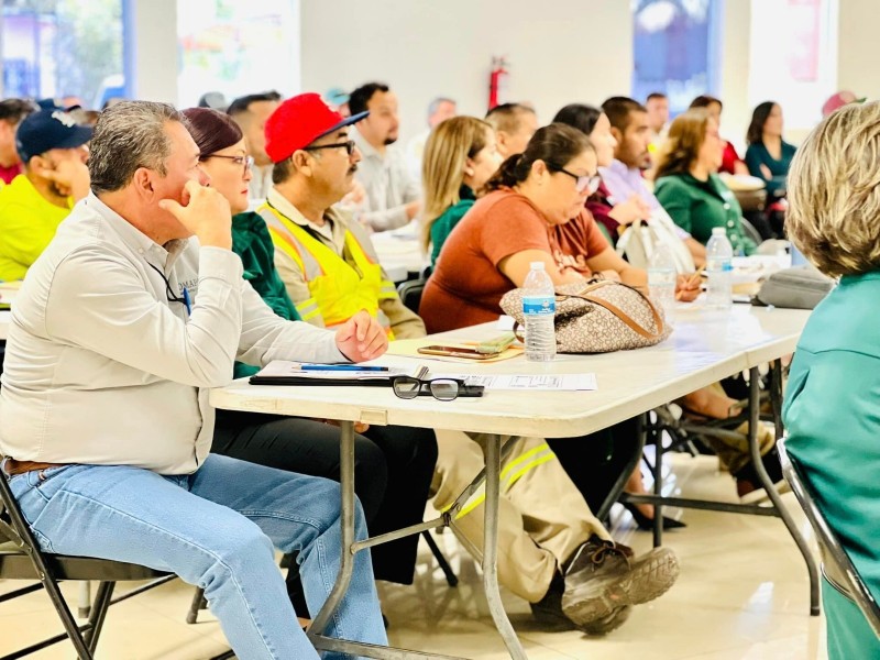 Reciben 180 colaboradores del Oomapas capacitación preventiva