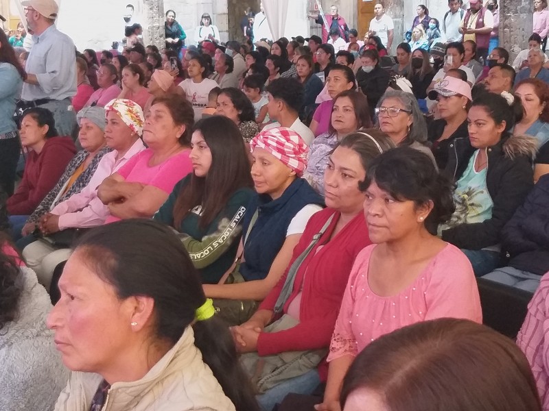 Reciben 275 mujeres con cáncer apoyo mensual