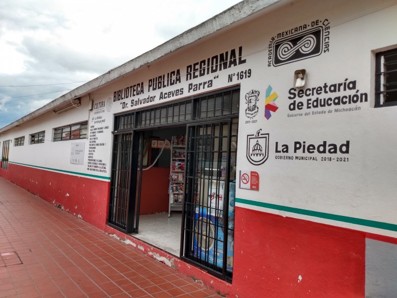 Reciben bibliotecas casa vez menos lectores