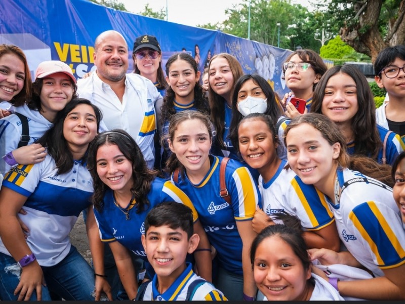 Reciben campeones jaliscienses estímulos económicos