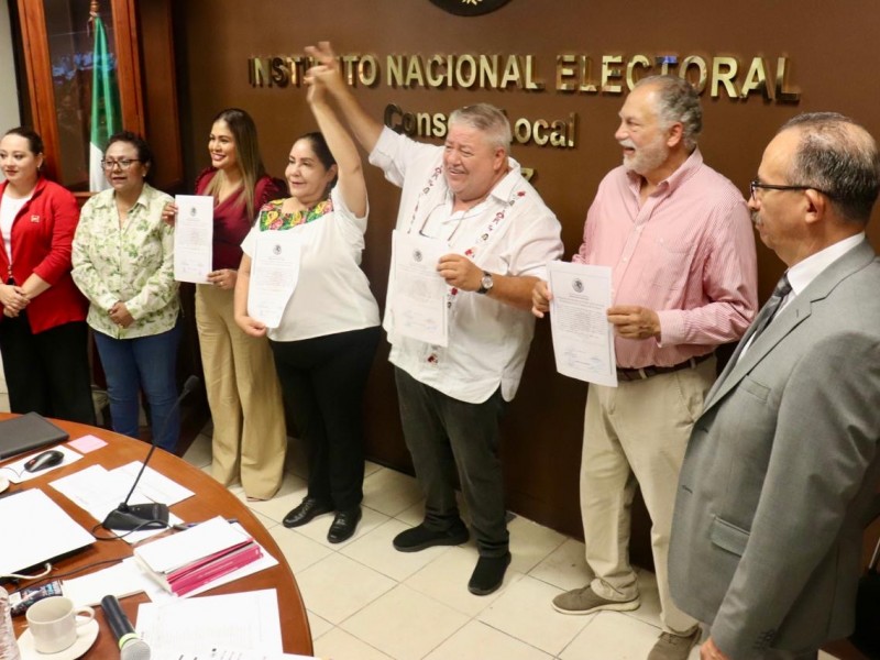 Reciben constancia de mayoría Senadores electos en Veracruz