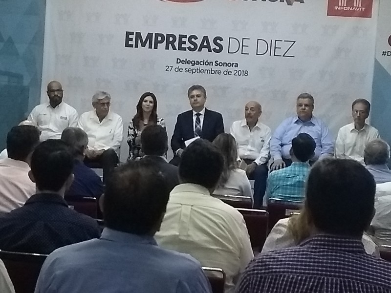 Reciben empresas reconocimientos E10 y ESR