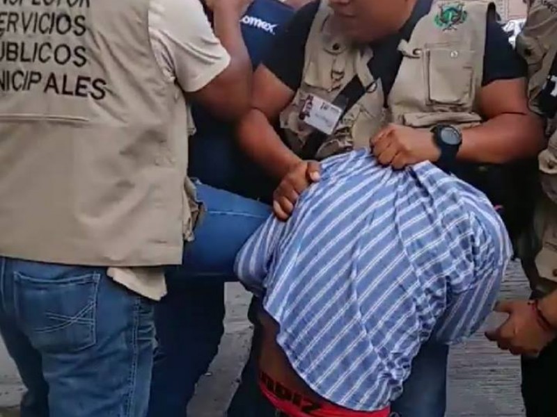 Reciben trato arbitrario vendedores en Tapachula