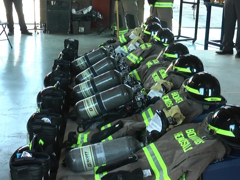 Recibió ayuntamiento equipo para bomberos