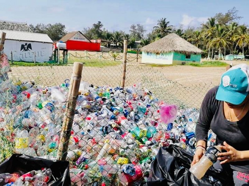 Reciclan para apoyar causas de rescate animal