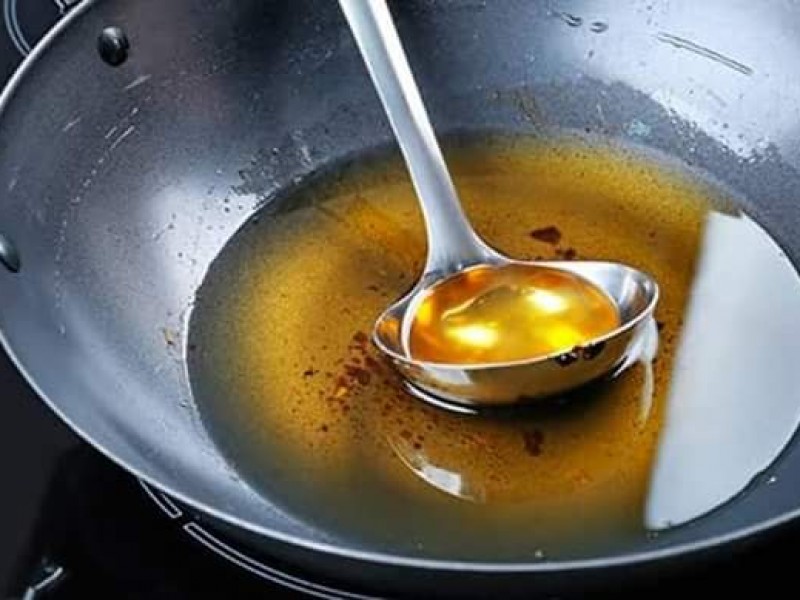Reciclar aceite en la cocina puede evitar inundaciones