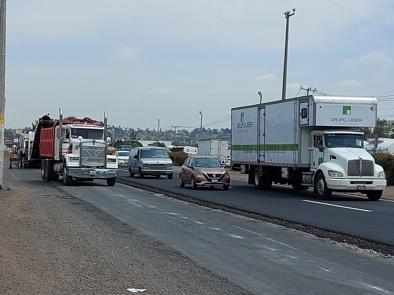 Reclaman lentitud en obras de carretera a Chapala