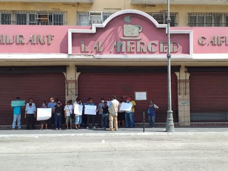 Reclaman pagos trabajadores del Café de la Merced