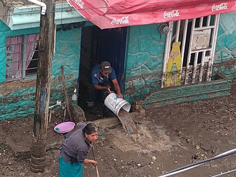 Reclaman vecinos de Miramar ausencia de autoridad tras nuevas inundaciones