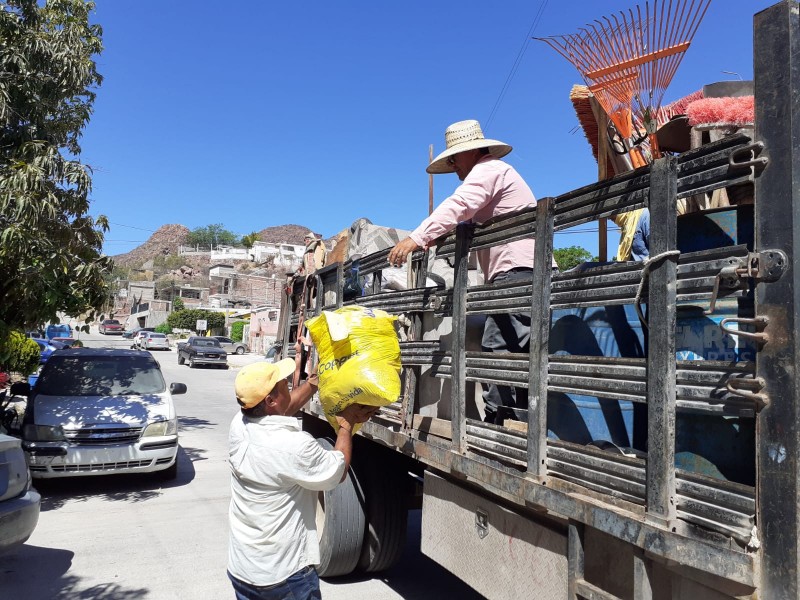 Recolectan 1.7 toneladas de cacharros en San Vicente