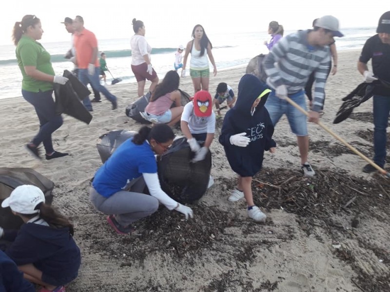 Recolectan 2 toneladas de basura en el Tule