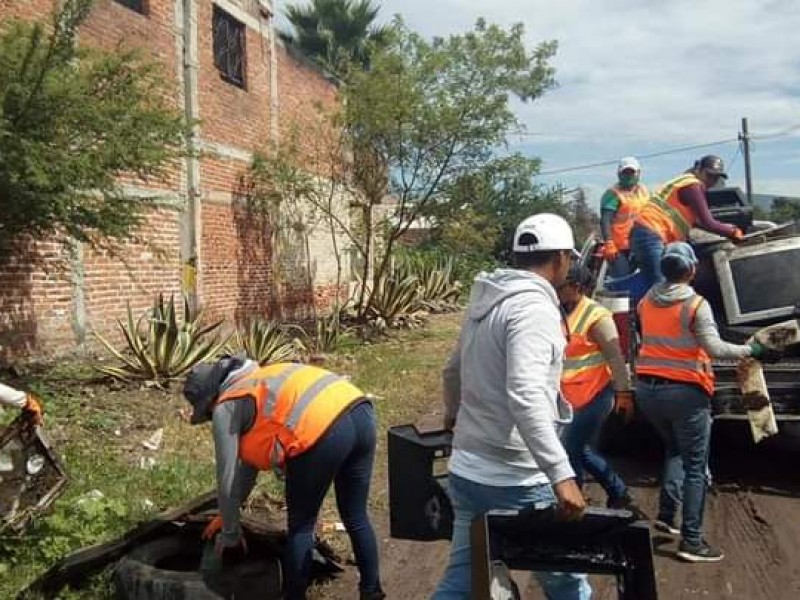 Recolectan 30 toneladas de cacharros en Ario de Rayón