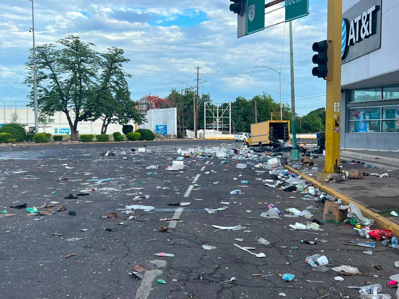 Recolectan 6 toneladas de basura en Glorieta Cuauhtémoc tras México-Inglaterra