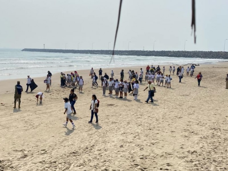 Recolectaron más de 100 kg de basura en playa