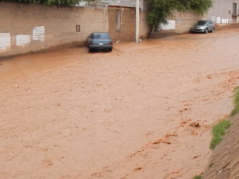 Recomienda protección civil precaución con arroyos crecidos