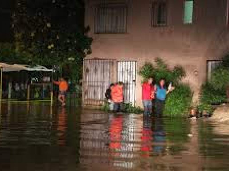 Recomiendan a autoridades escolares tomar medidas por lluvias