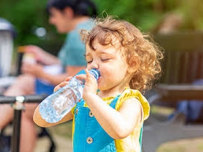 Recomiendan autoridades de Salud protegerse de golpe de calor