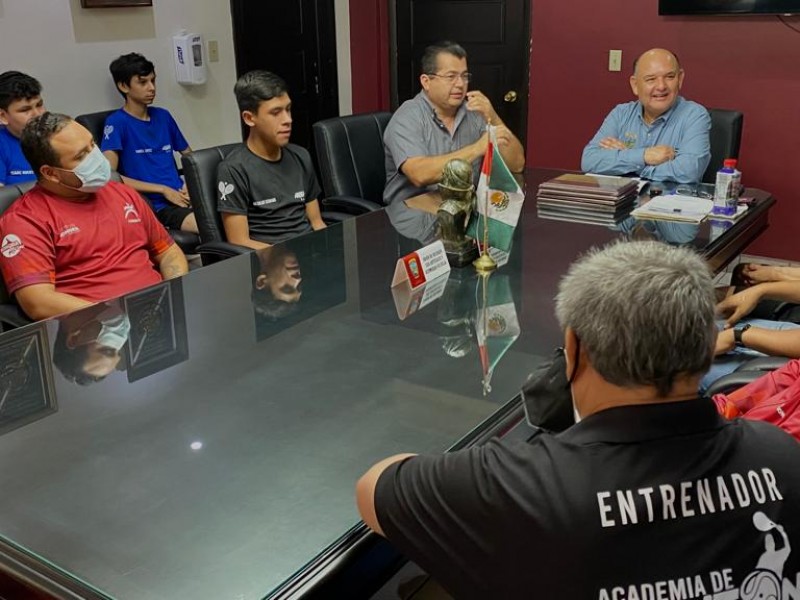 Reconoce Alcalde a deportistas destacados