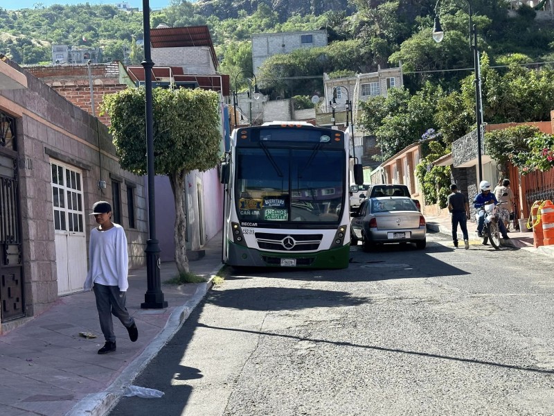 Reconoce alcalde falta de transporte público en La Cañada