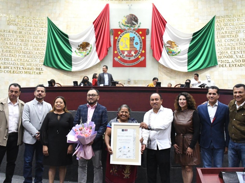 Reconoce Congreso de Oaxaca a embajadora de la cocina zapoteca