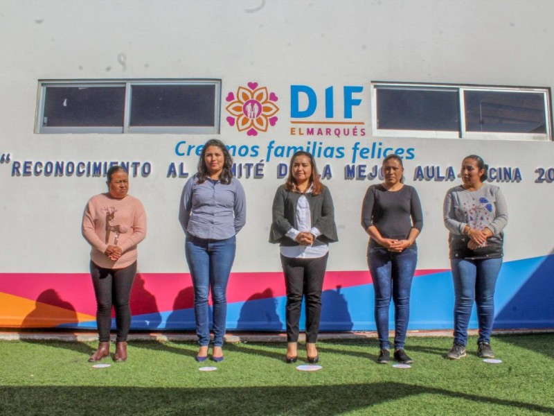 Reconoce DIF A Padres De Familia Del Marqués