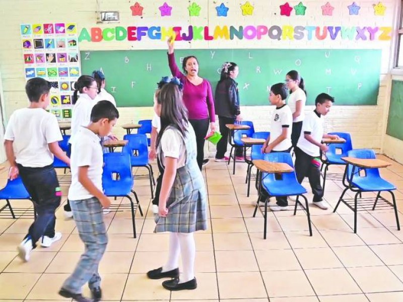 Reconoce Gobernador a las y los maestros de Querétaro