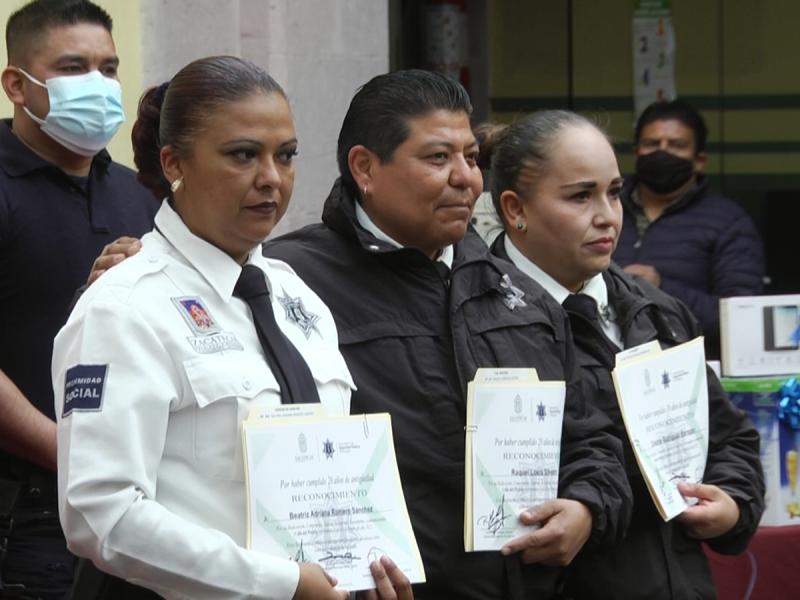 Reconoce la capital a los elementos policiacos