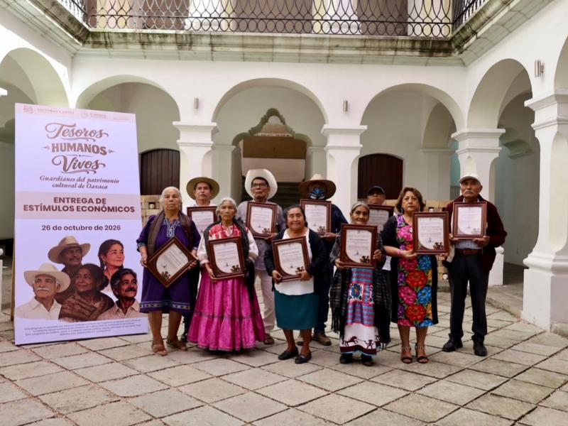 Reconocen a 10 guardianes de los saberes tradicionales de Oaxaca