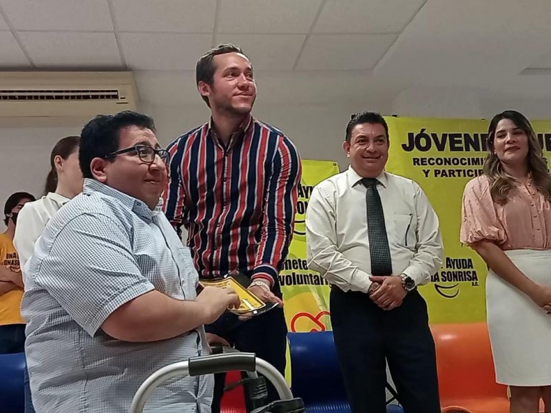 Reconocen a 50 jóvenes ejemplares del municipio de Ahome