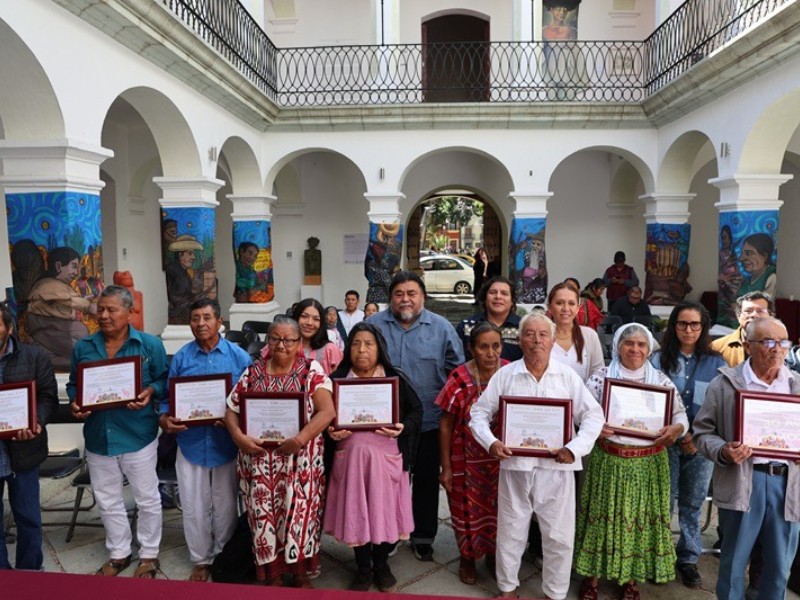 Reconocen a 9 oaxaqueños con el galardón “Tesoros Humanos Vivos 2025”