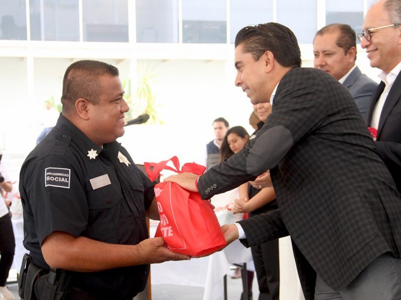 Reconocen a policías de Corregidora