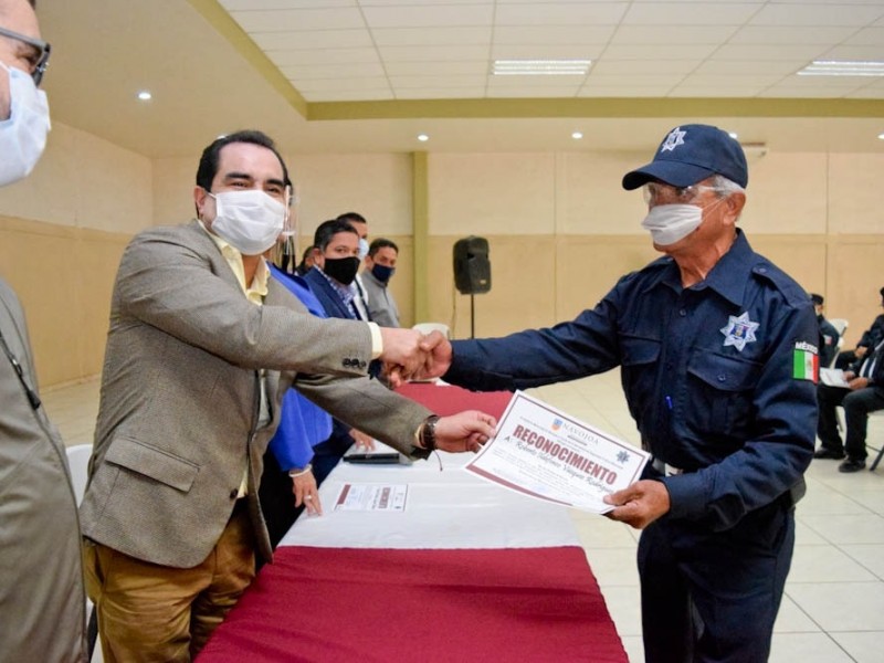 Reconocen a policías municipales en Navojoa