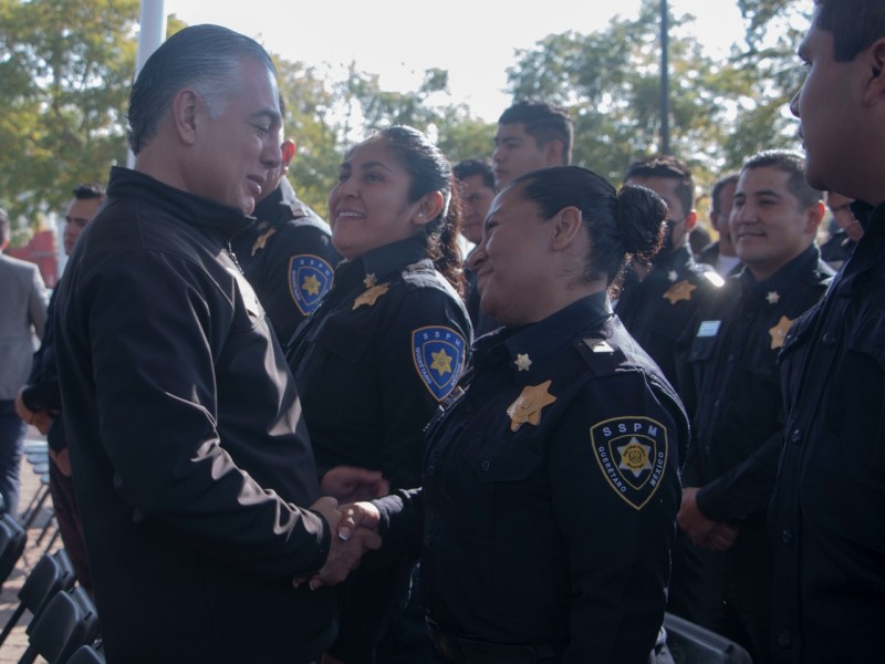 Reconocen a policías queretanos por su labor