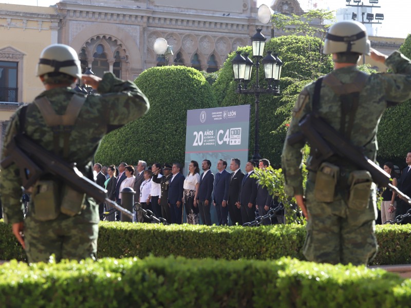 Reconocen al C-4 tras 20 años de su fundación