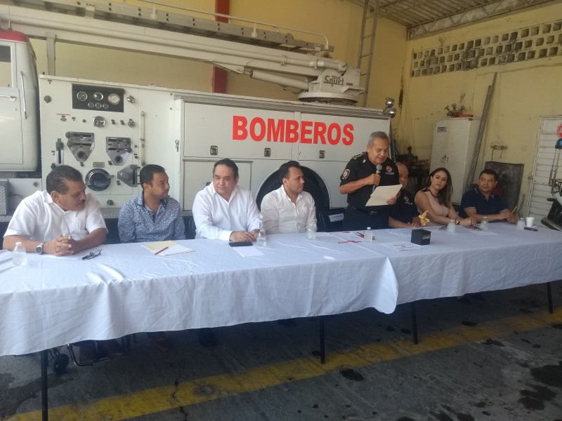 Reconocen al Heróico cuerpo de bomberos de TGZ