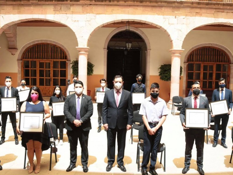 Reconocen talento de zacatecanos en Premio Estatal de la Juventud