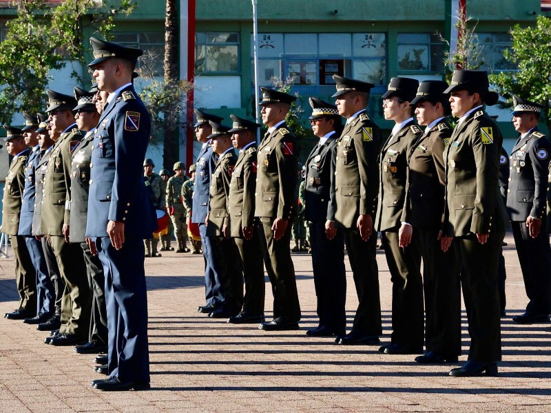 Reconocen trayectoria y méritos de 31 oficiales en ceremonia militar