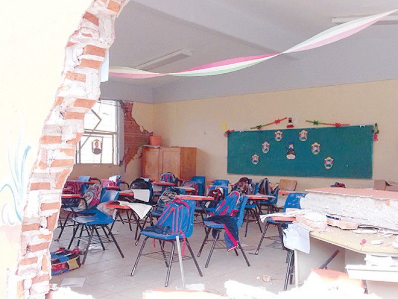 Reconstrucción en escuelas a un 50% de avance