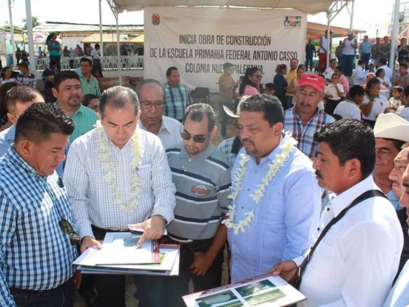 Reconstruyen escuela en Nueva Palestina