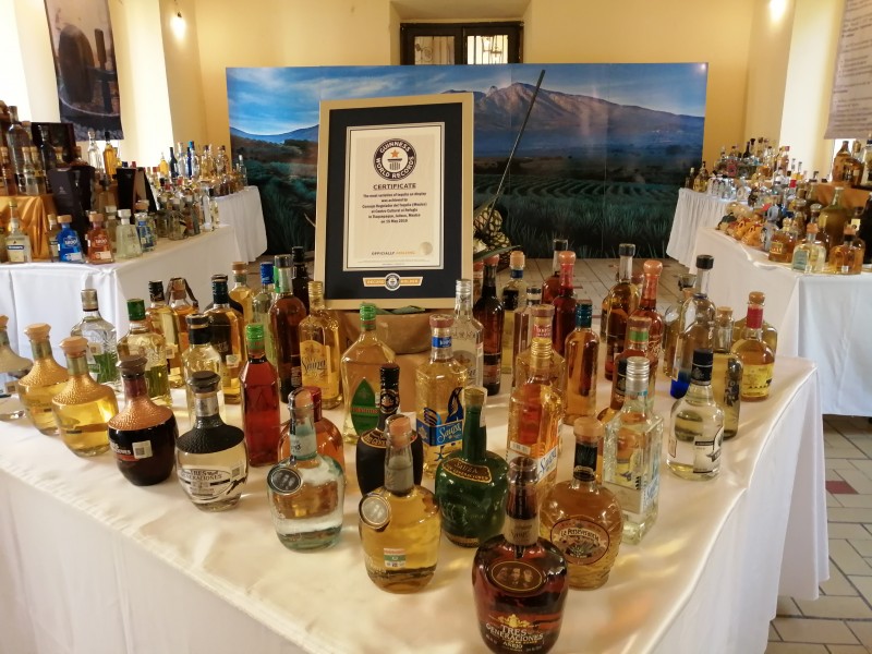 Récord mundial por exhibición de botellas de tequila