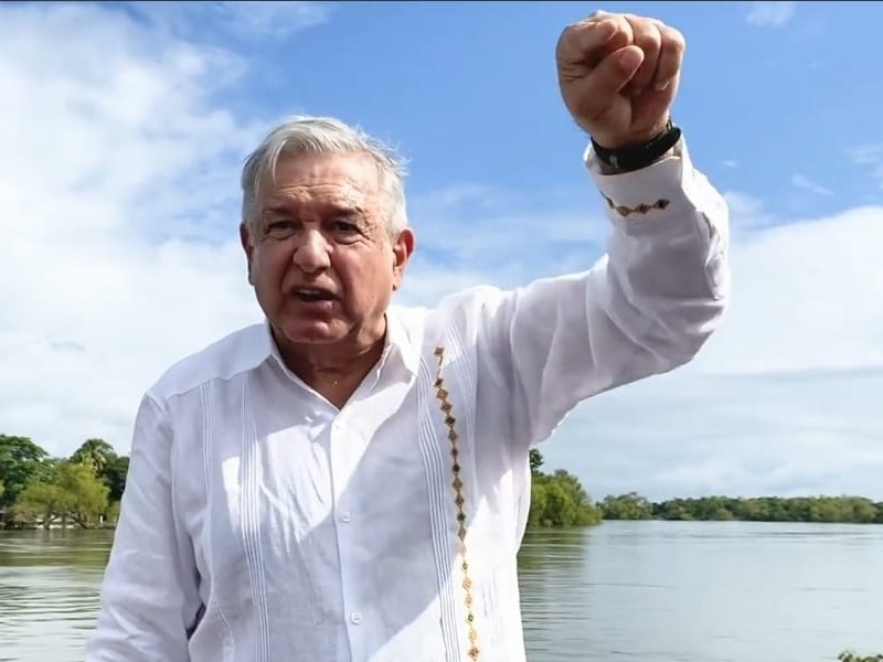 Recorre AMLO zona afectada de Tabasco por lluvias