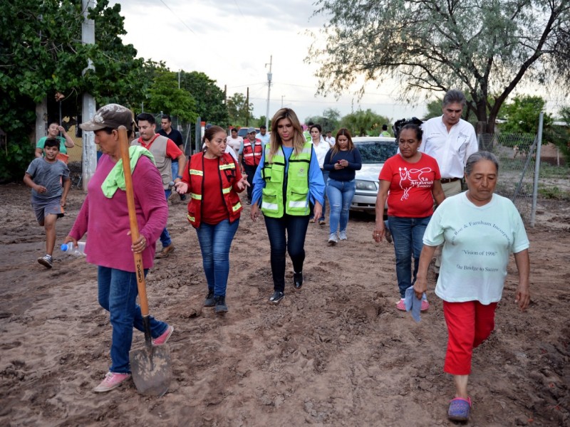 Recorre Gobernadora zonas afectadas por lluvias