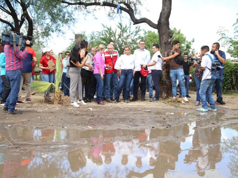 Recorren autoridades daños por lluvias